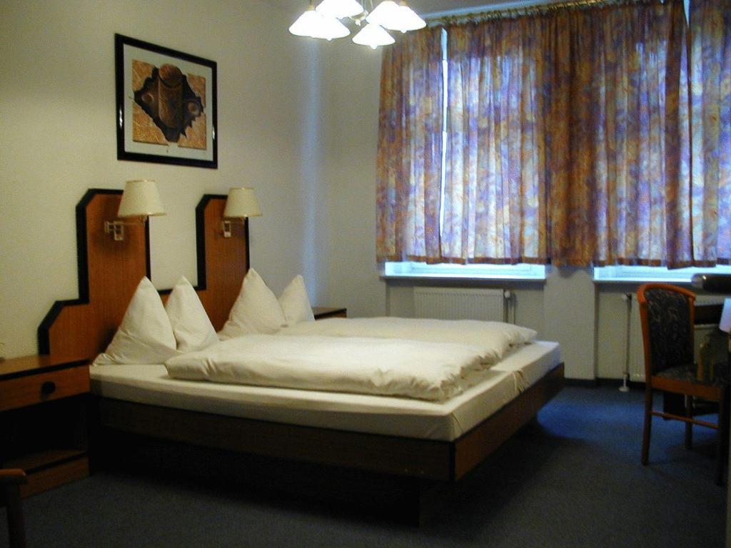 Apart-Hotel-Pension Taucha Buitenkant foto