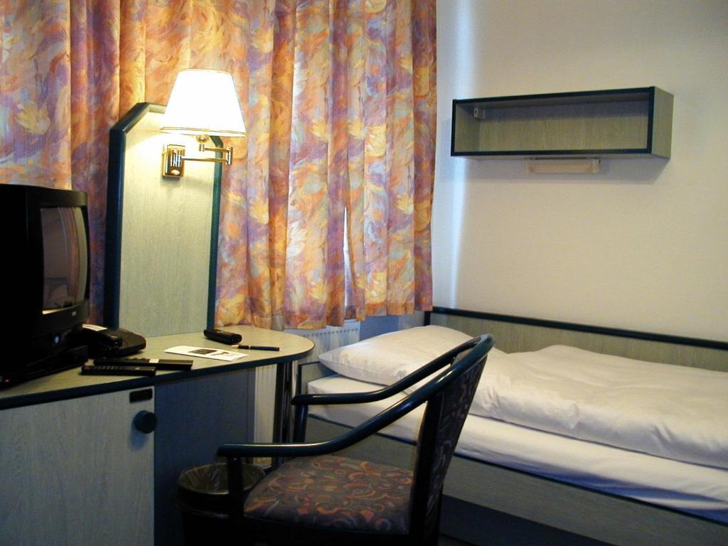 Apart-Hotel-Pension Taucha Buitenkant foto